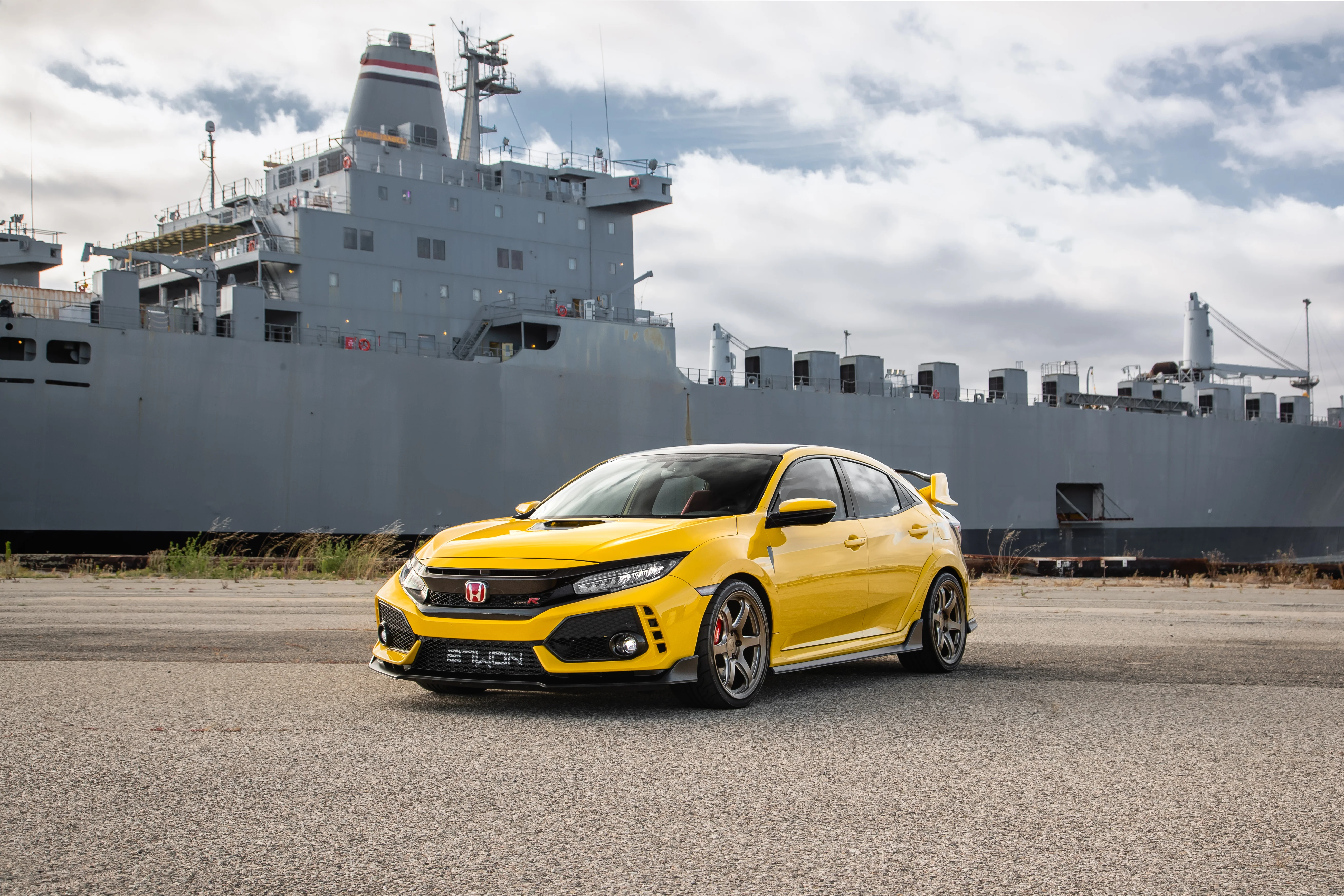 HPJ YELLOW TYPE R TEE - BLACK - Image 4